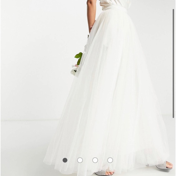 ASOS bridal collection skirt fits like a size 2 Us - Picture 1 of 2